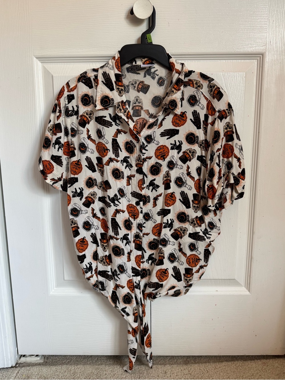 Women’s White Short-Sleeve Tie-Front Shirt with Orange & Black Halloween Print